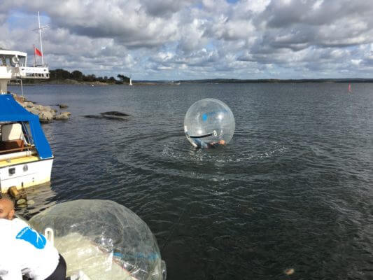Svensexa med waterzorb och vattenbollar