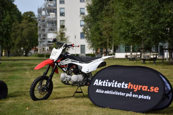 125cc Fiddy cross Från Aktivitetshyra